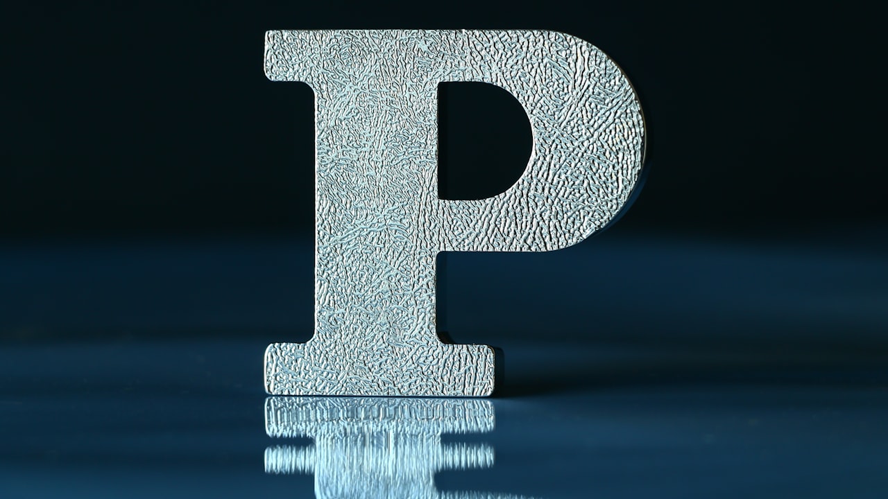 The Benefits of Using Lip Gloss: Why It's More Than Just a Shiny Finish